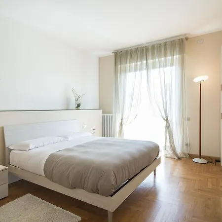 卡萨福斯克罗公寓 * Villa Guardia